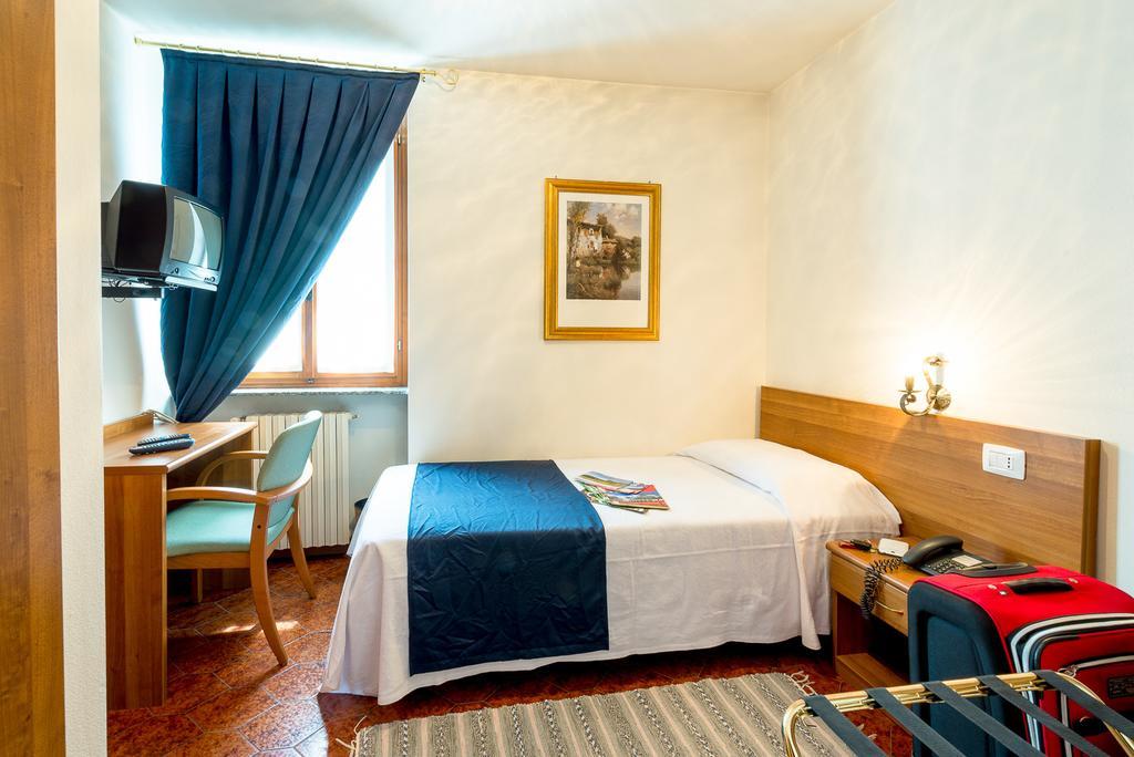 Albergo Altavilla ตีราโน ห้อง รูปภาพ