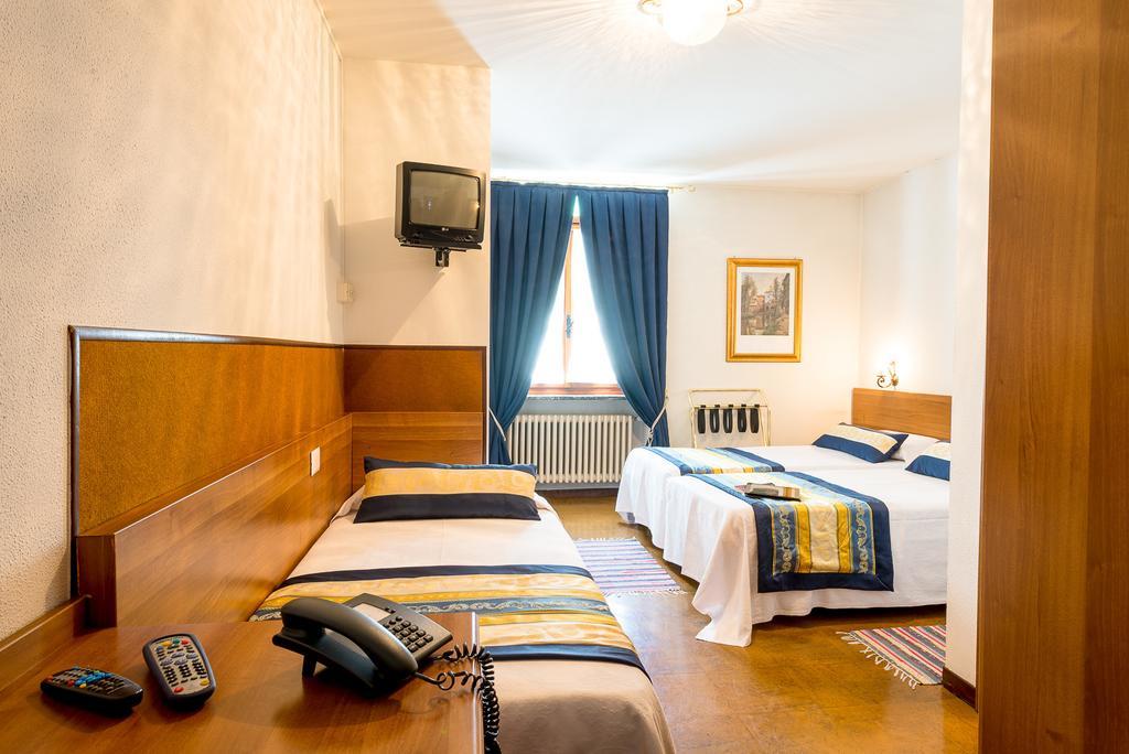 Albergo Altavilla ตีราโน ห้อง รูปภาพ