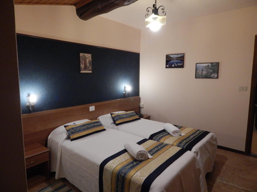 Albergo Altavilla ตีราโน ภายนอก รูปภาพ