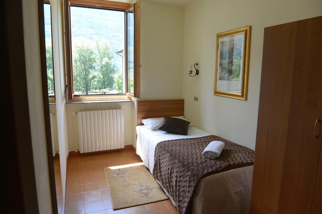 Albergo Altavilla ตีราโน ภายนอก รูปภาพ