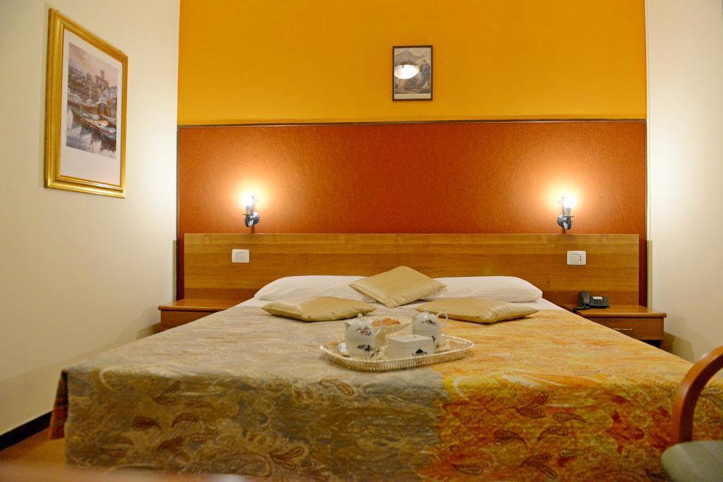 Albergo Altavilla ตีราโน ภายนอก รูปภาพ