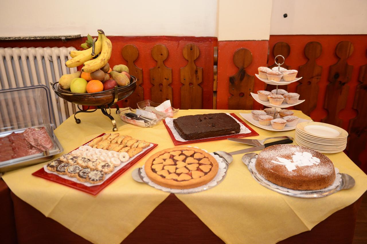 Albergo Altavilla ตีราโน ภายนอก รูปภาพ
