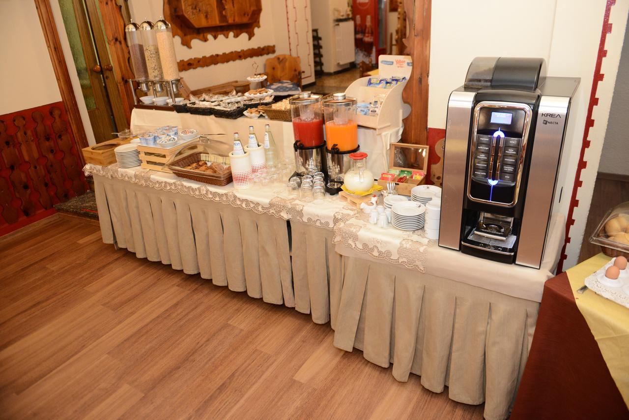 Albergo Altavilla ตีราโน ภายนอก รูปภาพ