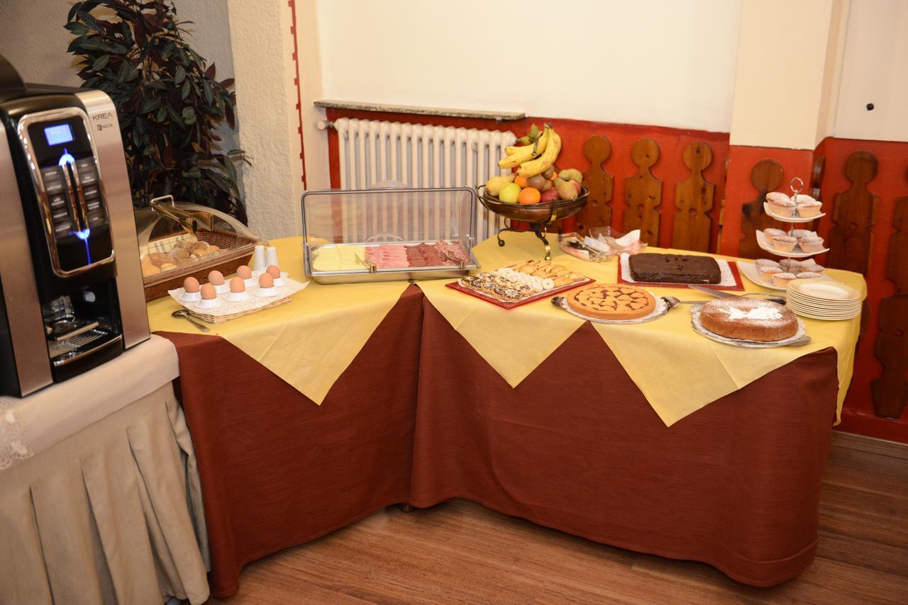 Albergo Altavilla ตีราโน ภายนอก รูปภาพ